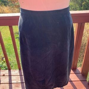 Jones of New York Silk skirt pockets back zip navy size 6